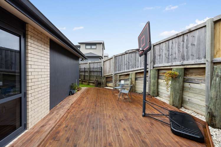 1 Sapling Lane Glenview_13