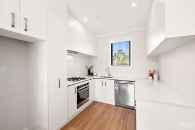 17 Aston Crescent_1
