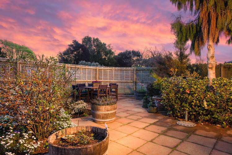 8 Temple Mews Renwick_17