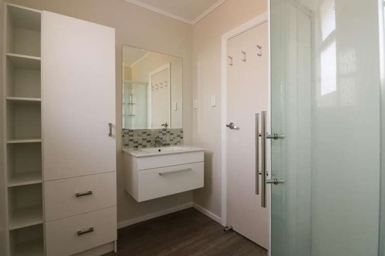 8 Clifton Street Bulls_11