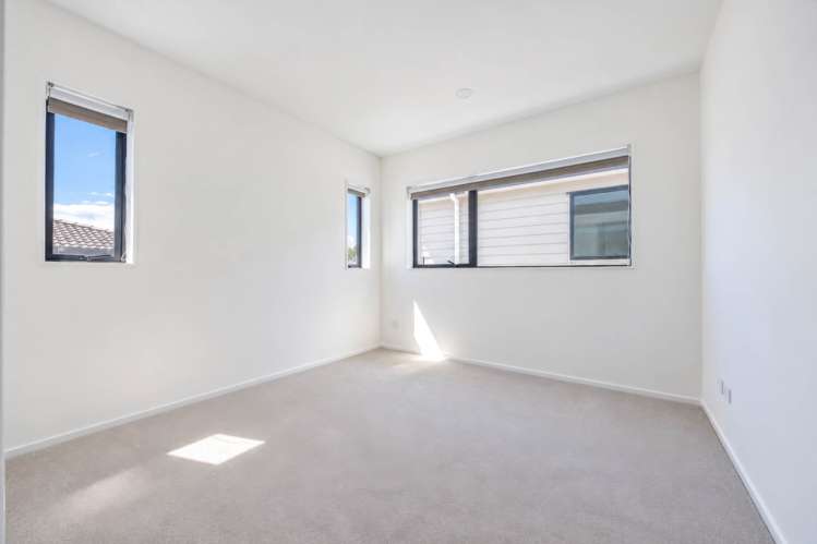 14a Letterkenny Place Blockhouse Bay_11