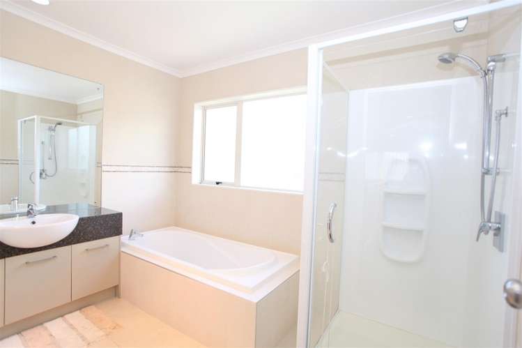 4 Woolaston Place Flat Bush_15