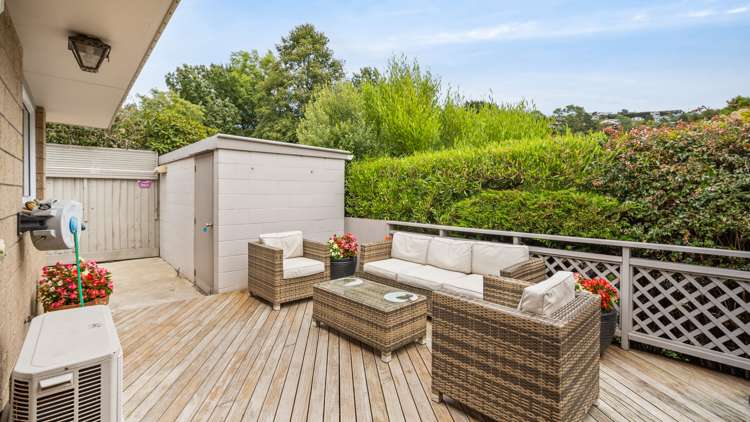 2/8 Charlene Place Hillsborough_9