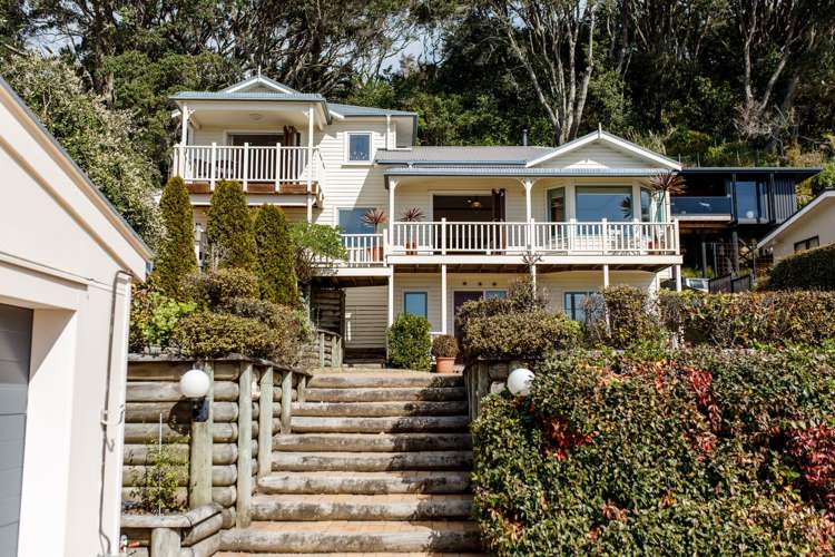 242 Pohutukawa Avenue_3