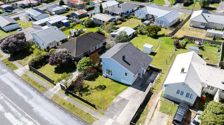 106 Warspite Avenue Cannons Creek_1