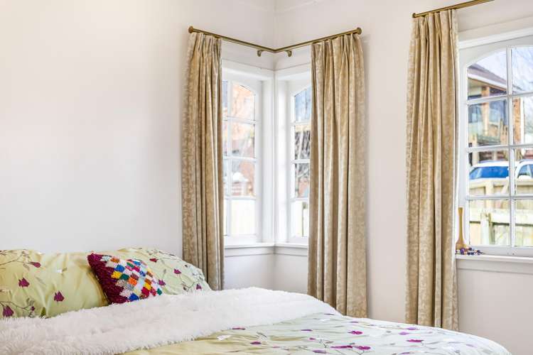 4233 Great North Road Glendene_12