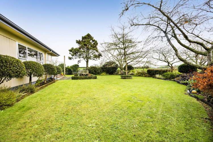 1156 East Road Toko_18