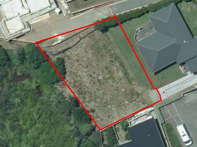 Mountain view, minutes from the beach!