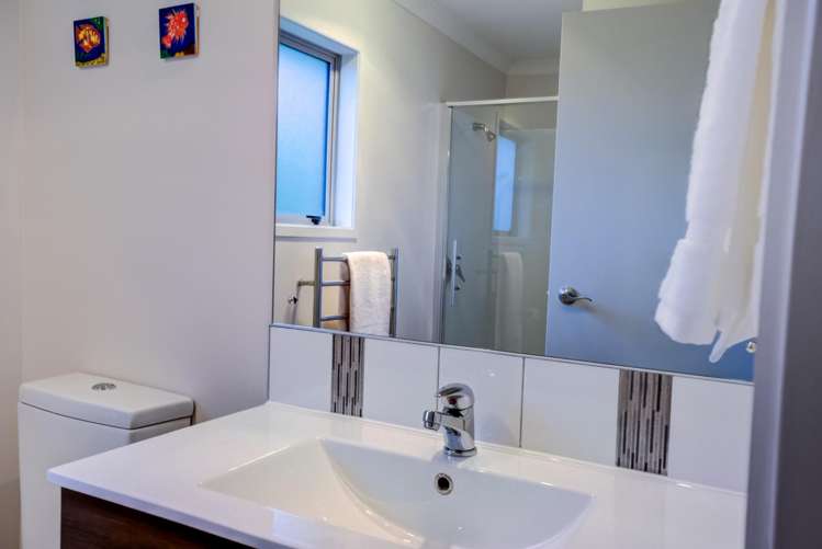 20 Glenwood Grove Whatawhata_11