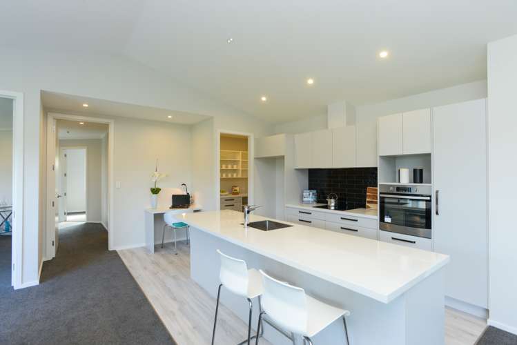 552 Lyndhurst Road Frimley_18