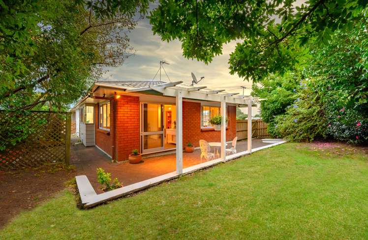 30 Pinewood Grove Botany Downs_9