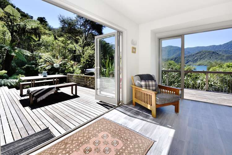 3215 Archers Road Tennyson Inlet_2