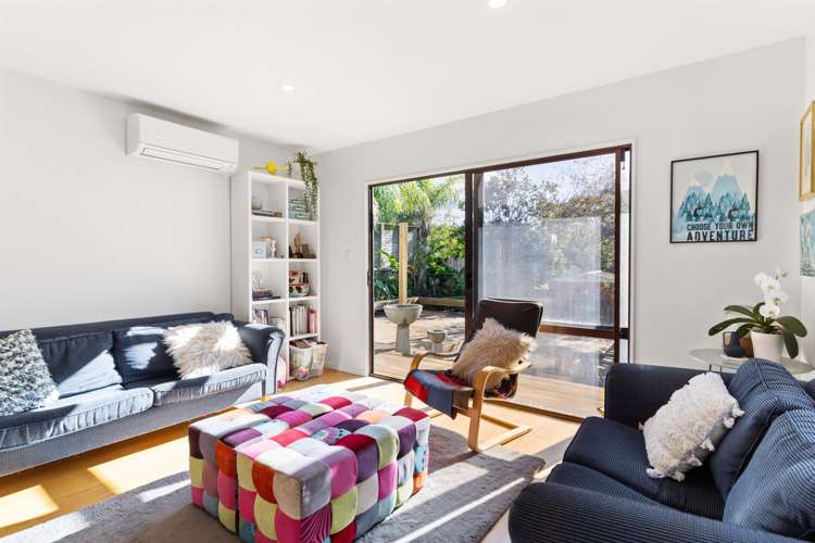 7b Bradbury Road Botany Downs_22