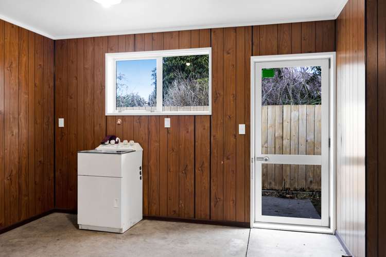 1 Manse Street Hawera_11