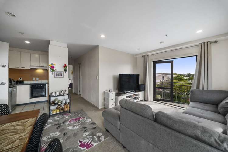 2A/10 Crown Lynn Place New Lynn_7