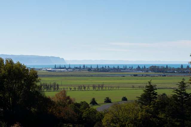 Elevated Location, Stunning Views, Your Dream Home