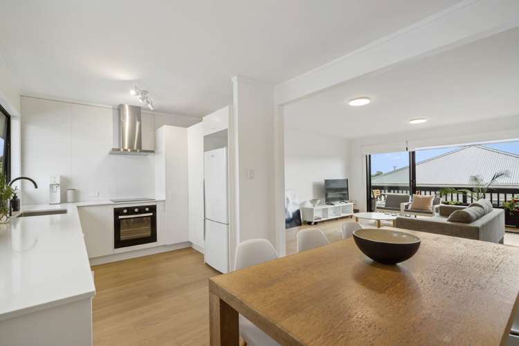 2/57 Lake Road Devonport_7