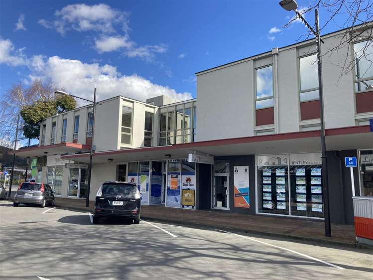 Shop 3, 2 Geange Street Upper Hutt Central_2