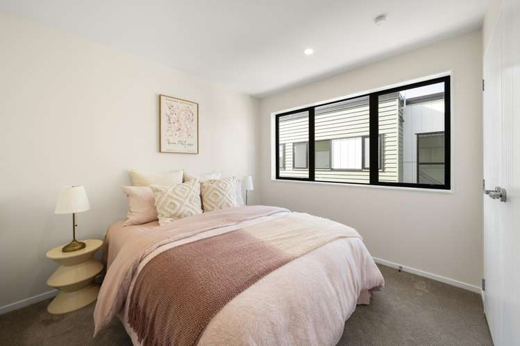 2/125 Universal Drive Henderson_8