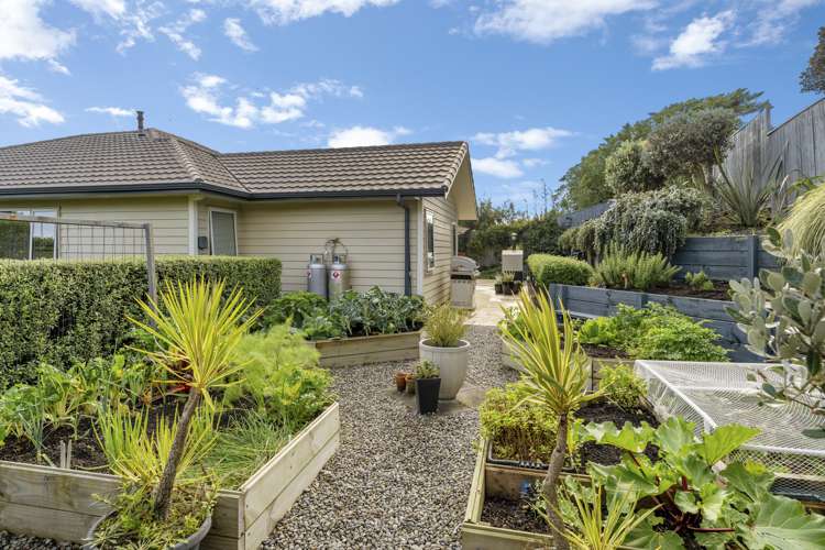 11 Byron Brown Place Otaki Beach_24