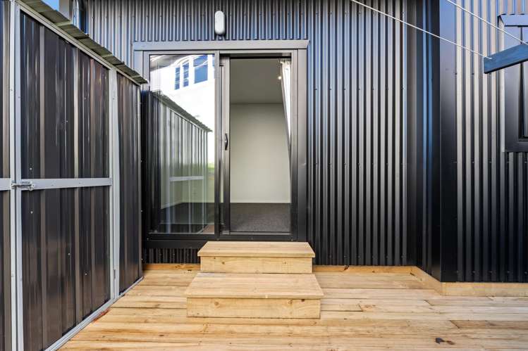 Units 1 and 2/10A Awanui Street Merrilands_35
