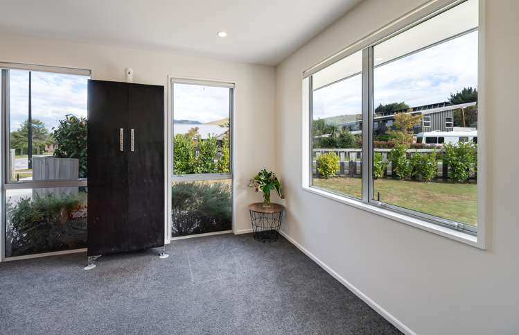 16 Oxfordshire Avenue Lower Shotover_5