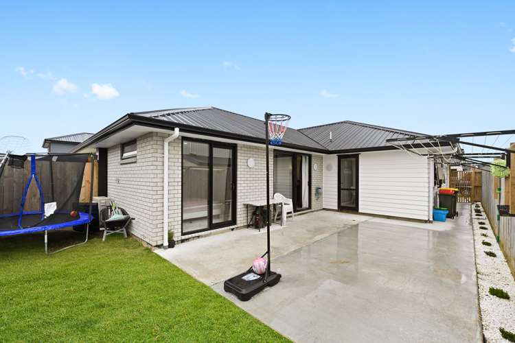 2/60 Cabourne Drive Glenview_9