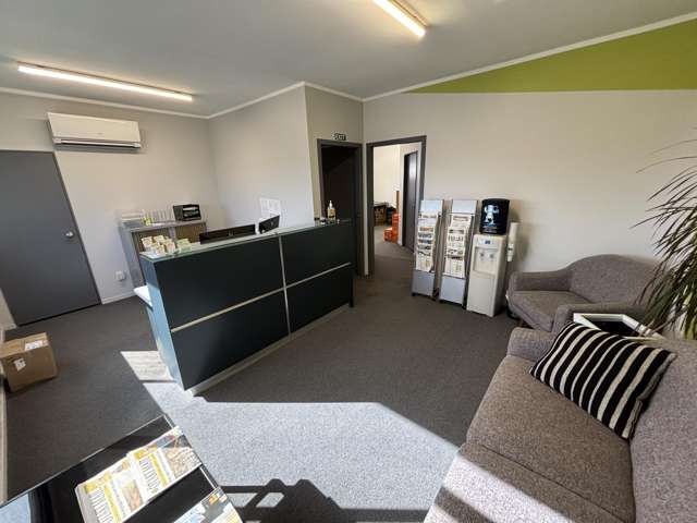 208 Main Highway Otaki_1