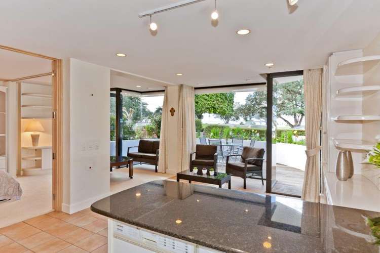 2/47 Tamaki Drive Mission Bay_4