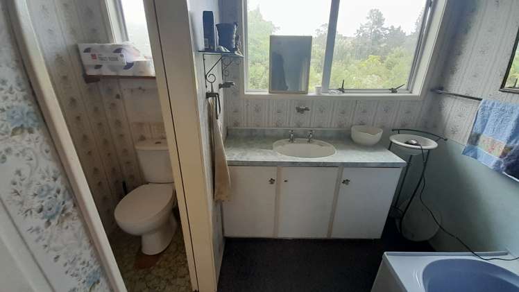 31 Powells Road Cable Bay_10