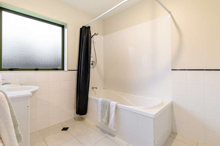 6b Vardon Road Green Bay_13