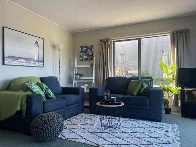 Warm Sunny Fully Furnished 4 bedroom house CBD