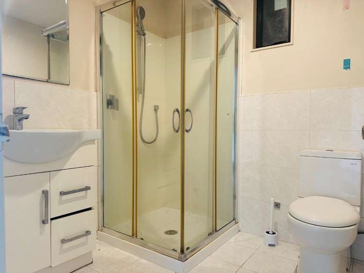 68A Bradbury Road Botany Downs_5