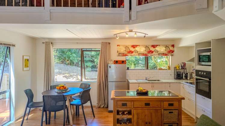 22 Victoria Road North Onetangi_1