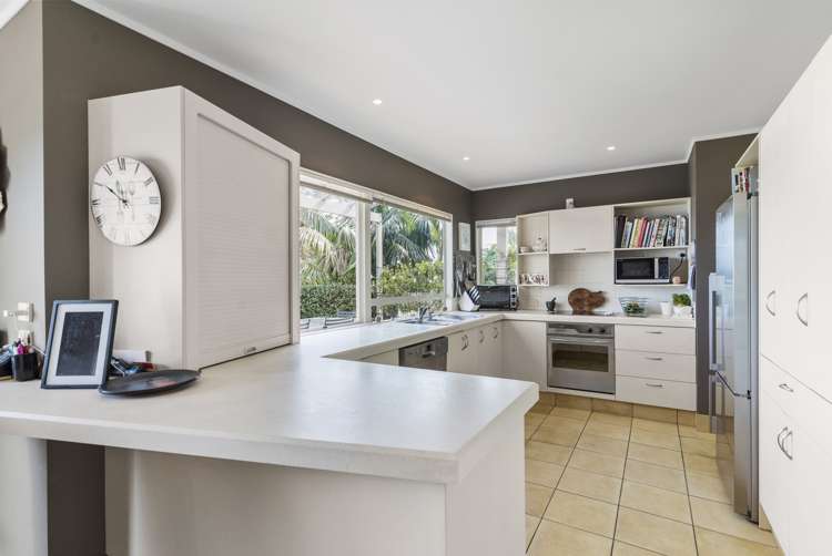 10b Edgewater Grove Orewa_9
