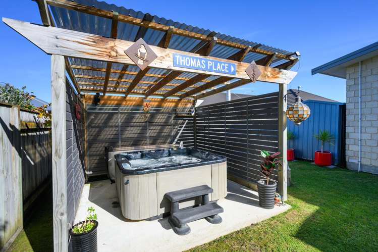 99 Schnell Drive Kelvin Grove_16