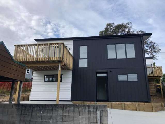 Stunning  3 bedroom property plus study-nook in Browns Bay