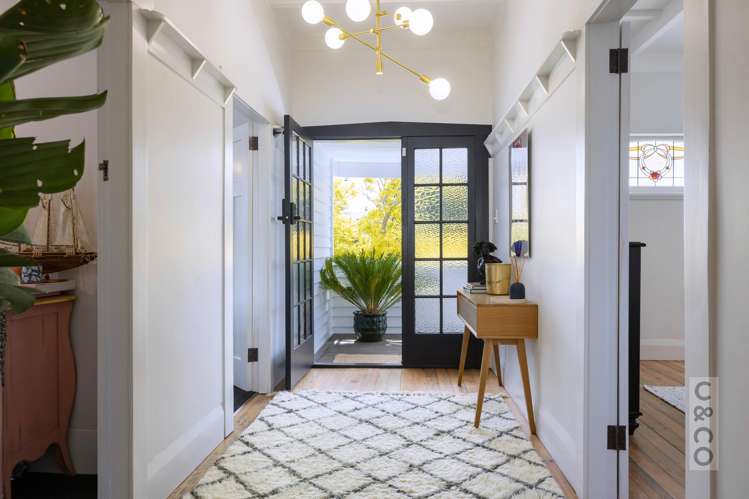 56 Queen Street Riverhead_17