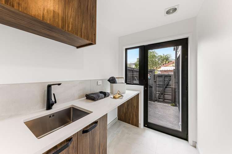 3 Forest Glen Orewa_14