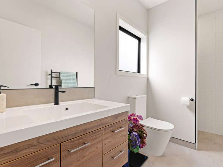 8 Halley Drive Chartwell_11