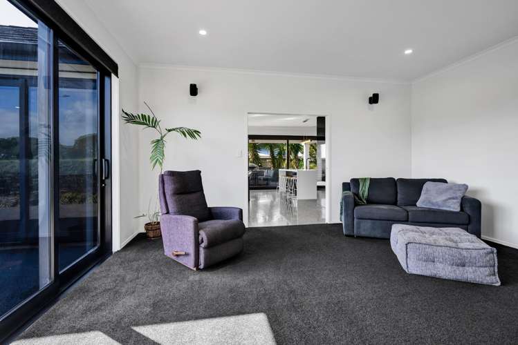 6 Pebble Beach Court Waiwhakaiho_11