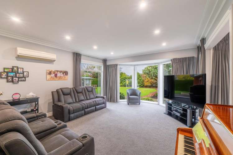 740 Queens Drive Waikiwi_10