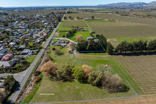 Sheds, Grazing, Town Boundary Lifestyle