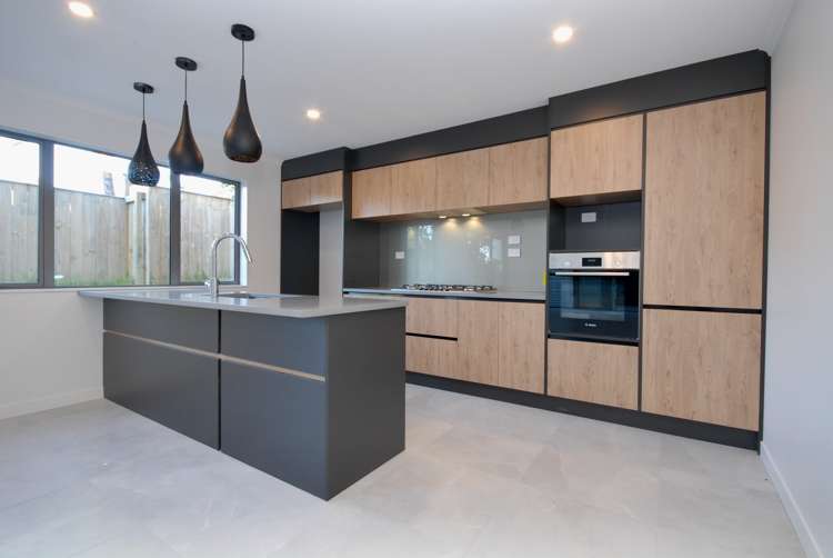 8/11 Celeste Place Totara Vale_8