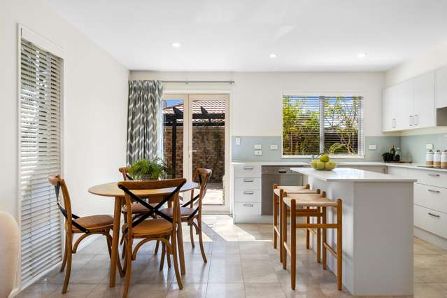 2/25A Strickland Street Somerfield_2