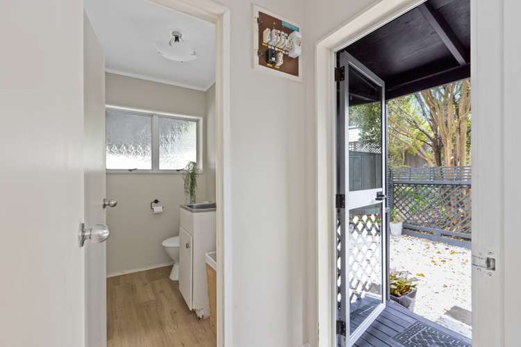 2 Shadon Place Stanmore Bay_15