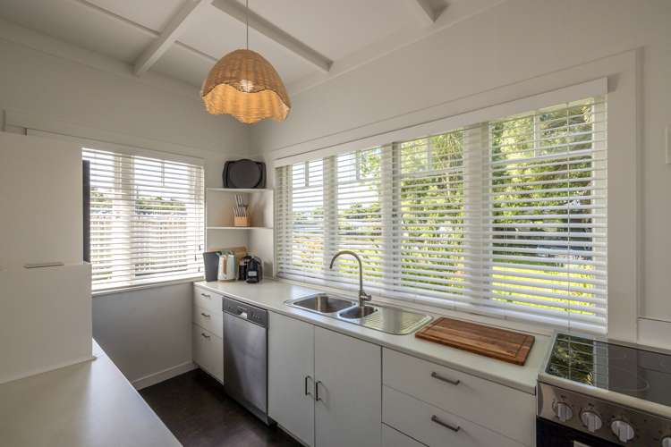 7 Surfdale Road Surfdale_7