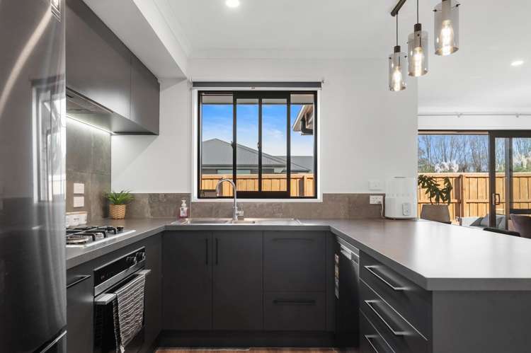 57 Quinn Crescent Woodend_2