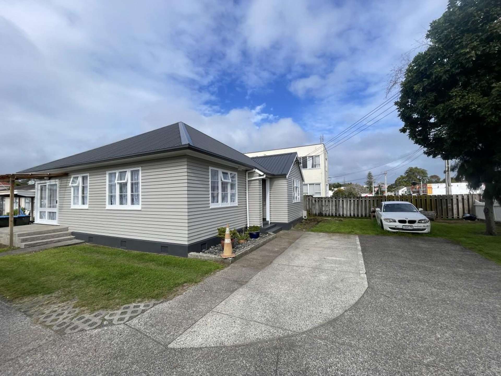 982 Dominion Road Mount Albert_0