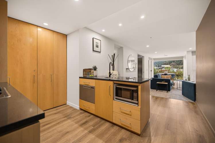 124/21 Stanley Street Queenstown_4